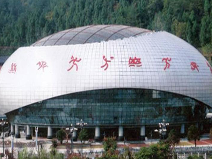 鸡西体育中心球形网架加工安装